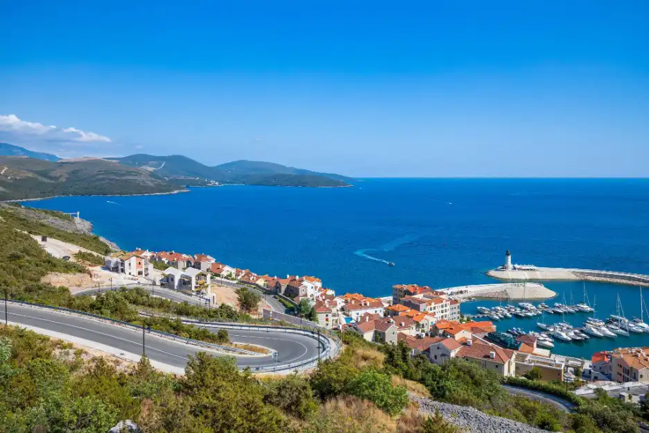 How to get to Jaz Beach from Budva or elsewhere?
