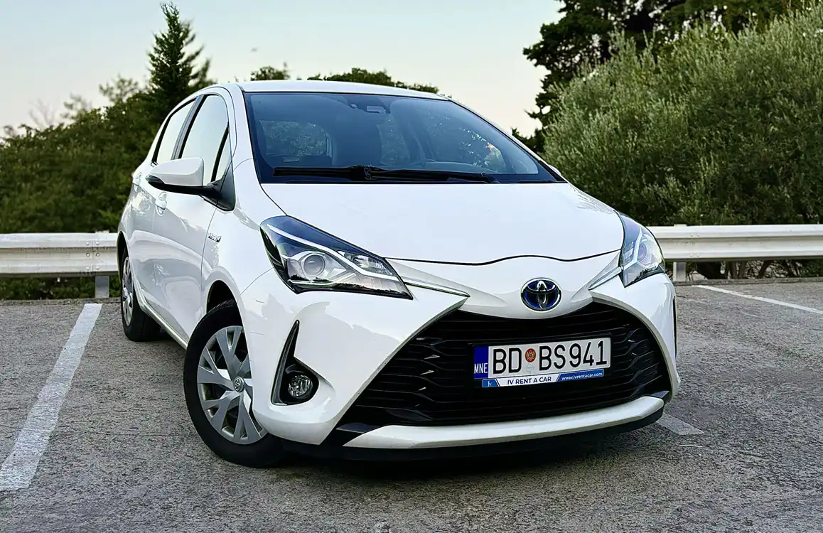 Toyota Yaris 2018 White BDBS941 2018 for rent in Montenegro