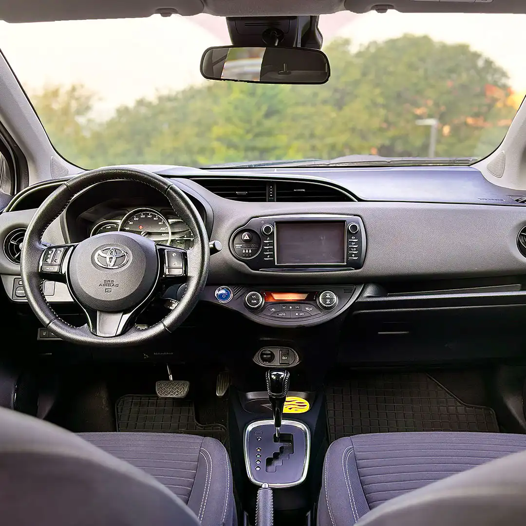 toyota-yaris-bela-druga-4